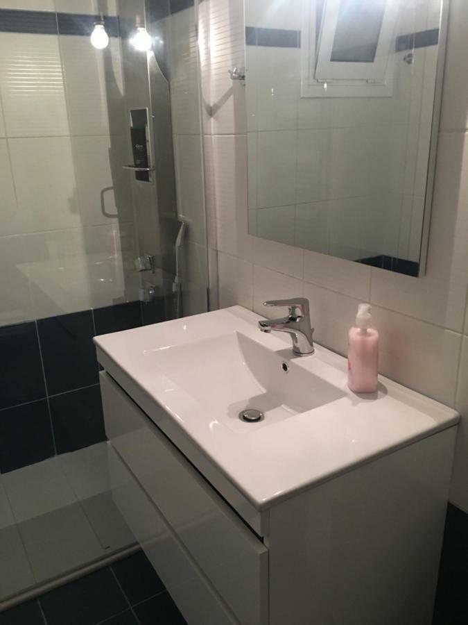 Central 2-Bedroom Luxury Apartment Candia Esterno foto